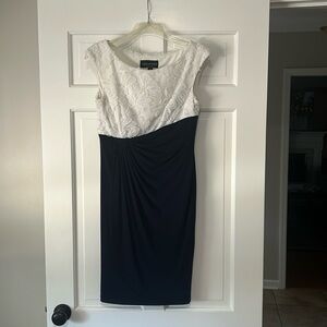 Women’s Connected ivory and navy blue dress size 6P